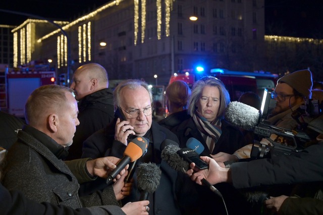 Laut Ministerpr&auml;sident Haseloff s...ben gekommen - darunter ein Kleinkind.  | Foto: Heiko Rebsch/dpa