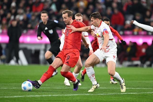 Schweigeminute und Gedenken nach Bayerns 5:1 - 