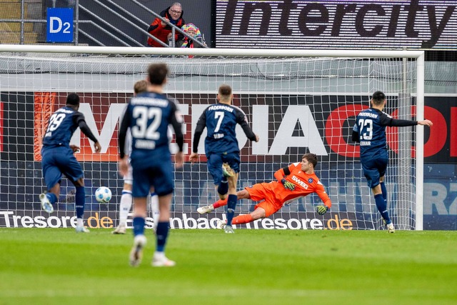 Der Anschlusstreffer f&uuml;r Paderborn durch Obermair.  | Foto: David Inderlied/dpa