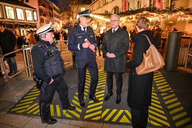 Nach dem Anschlag auf dem Weihnachtsma...er die Sicherheitslage  (Foto-aktuell)  | Foto: Marius Bulling/dpa