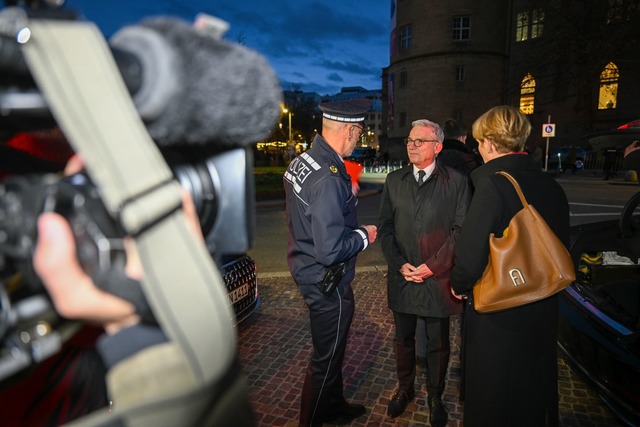 Nach dem Anschlag auf dem Weihnachtsma...er die Sicherheitslage  (Foto-aktuell)  | Foto: Marius Bulling/dpa