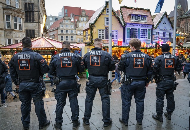 Auf vielen Weihnachtsm&auml;rkten wird...eibt f&uuml;r dieses Jahr geschlossen.  | Foto: dpa