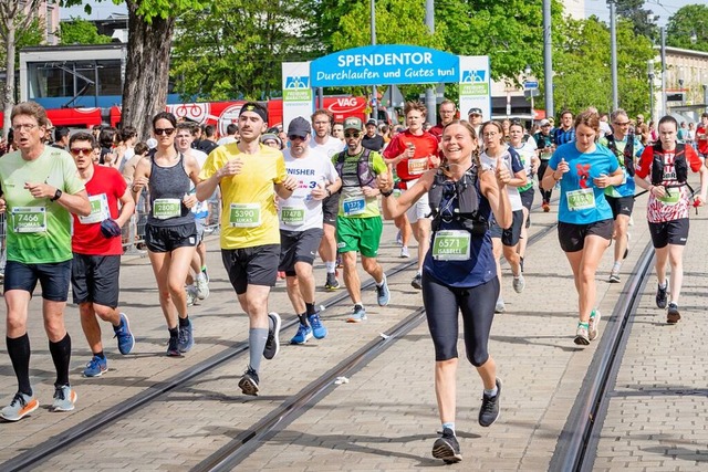 Laufend durch Freiburg  | Foto: Baschi Bender