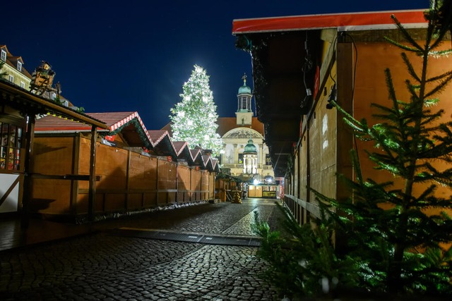 Der Weihnachtsmarkt in Magdeburg  | Foto: Klaus-Dietmar Gabbert (dpa)