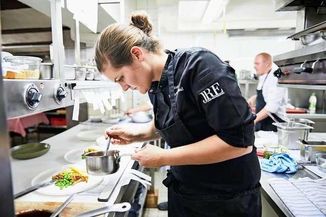 Viktoria Fuchs in der Kche: Kochen is...ft und Begeisterung  fr die Produkte.  | Foto: Vivi D'Angelo