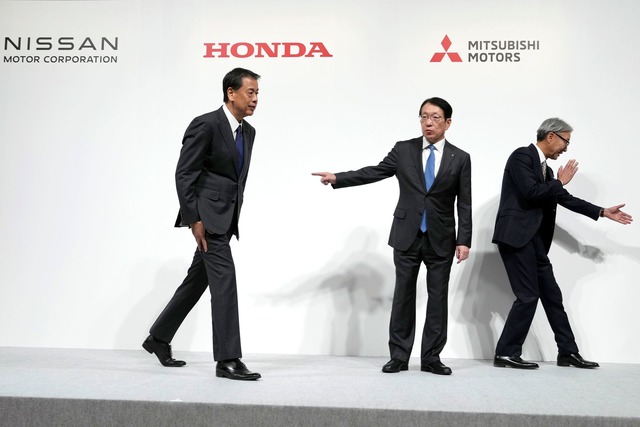 Nissan und Honda f&uuml;hren Fusionsge...en Mitsubishi Motors daran beteiligen.  | Foto: Eugene Hoshiko/AP/dpa