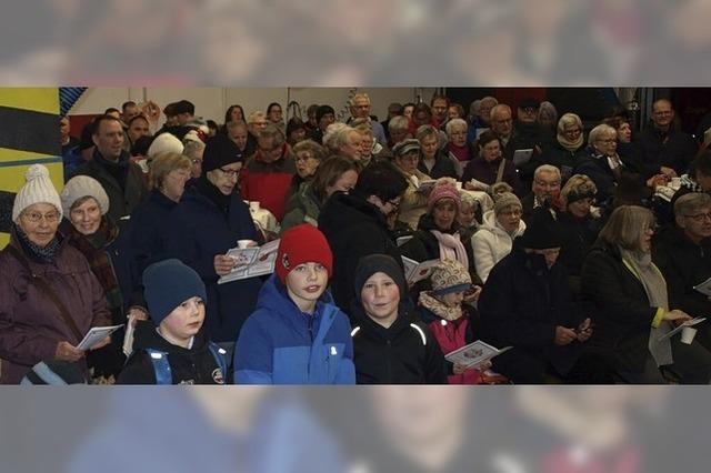 Haagener singen im Feuerwehrhaus