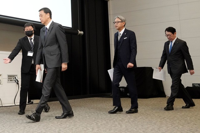 Nissan und Honda f&uuml;hren Fusionsge...en Mitsubishi Motors daran beteiligen.  | Foto: Eugene Hoshiko/AP/dpa