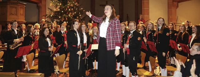 Am vierten Adventssonntag stimmte der ...lbesetzten Kirche auf Weihnachten ein.  | Foto: Christine Weirich