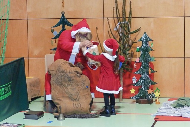 Bescherung  in der JVA Offenburg fr Kinder von Hftlingen  | Foto: JVA Offenburg