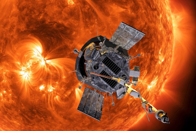 Die Computergrafik zeigt die "Parker Solar Probe"-Sonde  auf dem Weg zur Sonne.  | Foto: -/AP/dpa