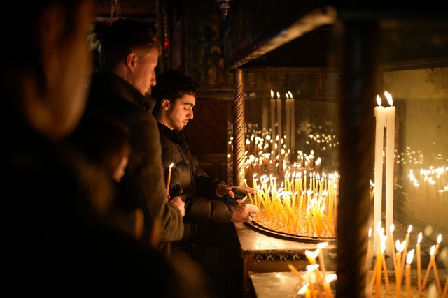 &Uuml;berschattet vom Krieg in Gaza fi...n in Bethlehem eher ged&auml;mpft aus.  | Foto: Matias Delacroix/AP/dpa