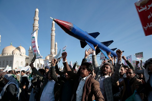 Erneut f&auml;ngt Israels Luftabwehr n... Rakete aus dem Jemen ab. (Archivbild)  | Foto: Osamah Abdulrahman/AP/dpa