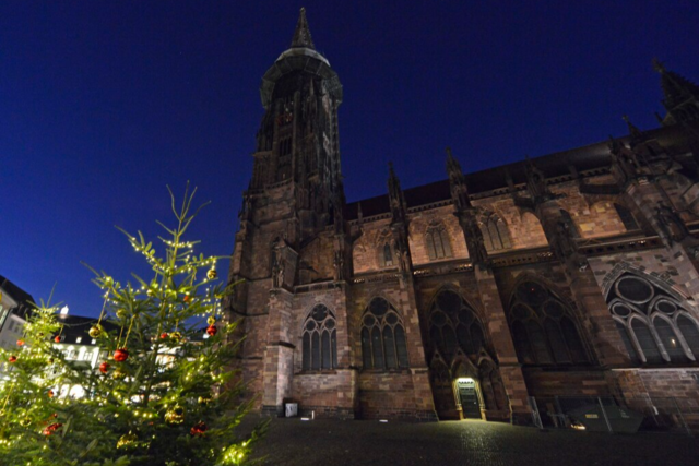 Affront gegen Erzbischof: Minutenlanger Beifall fr Domkapellmeister unterbricht Liturgie