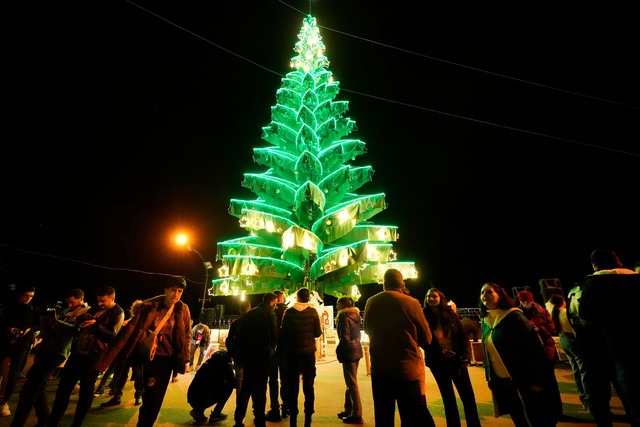 Christen feiern Weihnachten in Syrien.  | Foto: Hussein Malla/AP/dpa