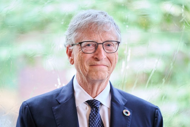 Bill Gates' Autobiografie erscheint in...&auml;ndern gleichzeitig (Archivbild).  | Foto: Annette Riedl/dpa