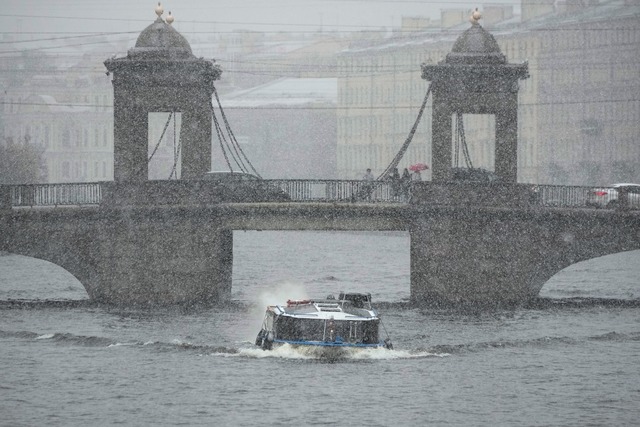 Die Millionenmetropole St. Petersburg ... Verbrechens in Russland. (Archivbild)  | Foto: Dmitri Lovetsky/AP/dpa