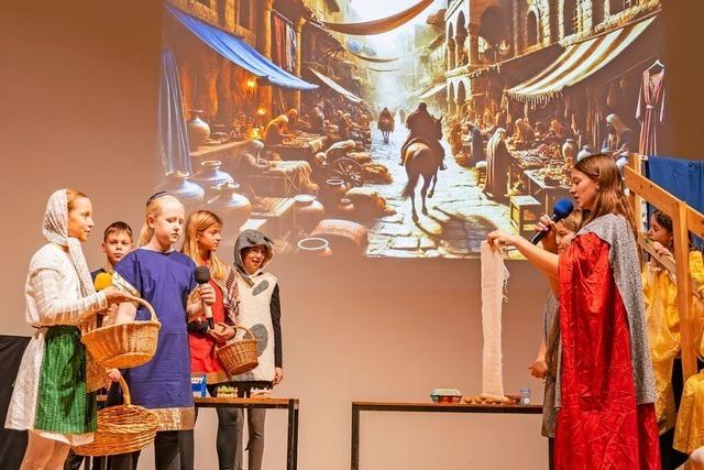 Kinder fhren in Lrrach ein Weihnachtsmusical fr den guten Zweck auf