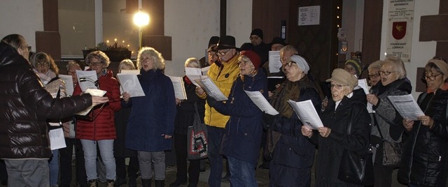 Der Chor Brombach unter der Leitung von Klaus Ahles  | Foto: Paul Schleer