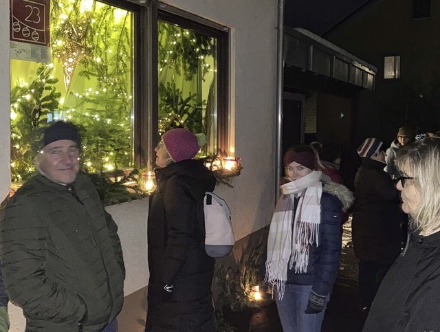 Jeden Abend gab es ein andere dekoriertes Fenster zu bestaunen.  | Foto: Hartmut Schwbl