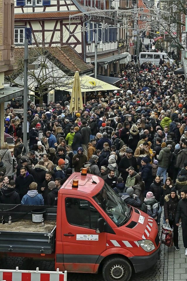 Der Bereich vor dem Bistro Wolkenkratz...trt hat es die vielen Besucher nicht.  | Foto: Endrik Baublies