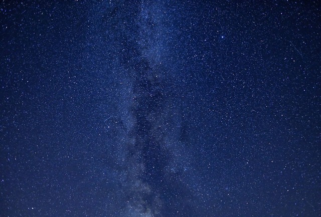 Wir sind Teil der Milchstra&szlig;e un...rne dieser Galaxie sehen. (Archivbild)  | Foto: Patrick Pleul/dpa-Zentralbild/dpa