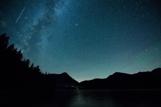 Der aktivste Meteorstrom des Jahres ma...kbar: die Perse&iuml;den. (Archivbild)  | Foto: Matthias Balk/dpa/dpa-tmn