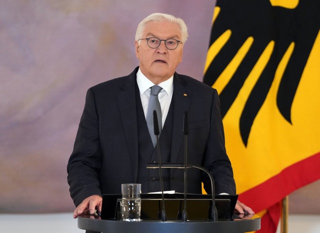 Bundespr&auml;sident Steinmeier hat di...l;sung des Bundestags bekannt gegeben.  | Foto: S&ouml;ren Stache/dpa