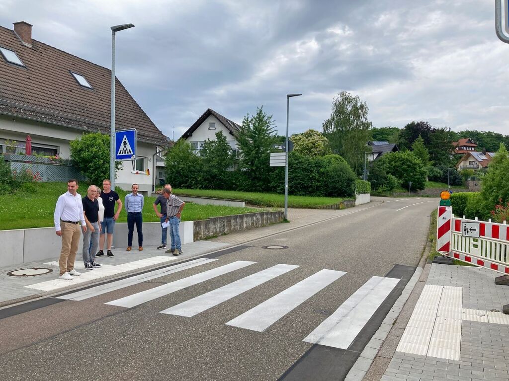 Juni: In Oberschopfheim werden neue Fugngerberwege eingeweiht.