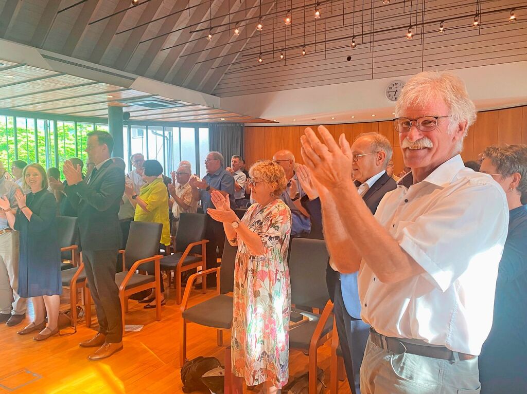 Juni: Der Friesenheimer Hubert Rderer wird mit der Staufermedaille ausgezeichnet.