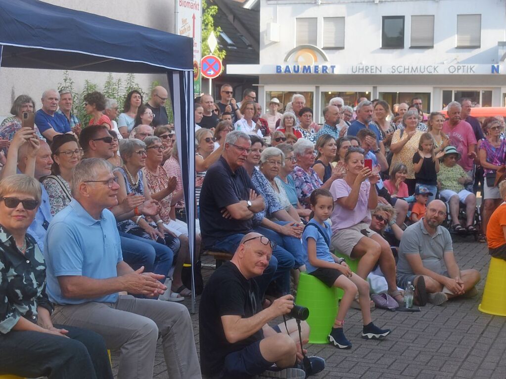 Juni: Groen Anklang findet die Frie-Night der Werbegemeinschaft Friesenheim.