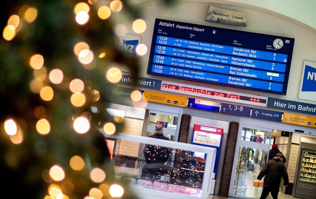 Rund 4,9 Millionen Fahrg&auml;ste ware...Deutschen Bahn unterwegs. (Archivbild)  | Foto: Hauke-Christian Dittrich/dpa