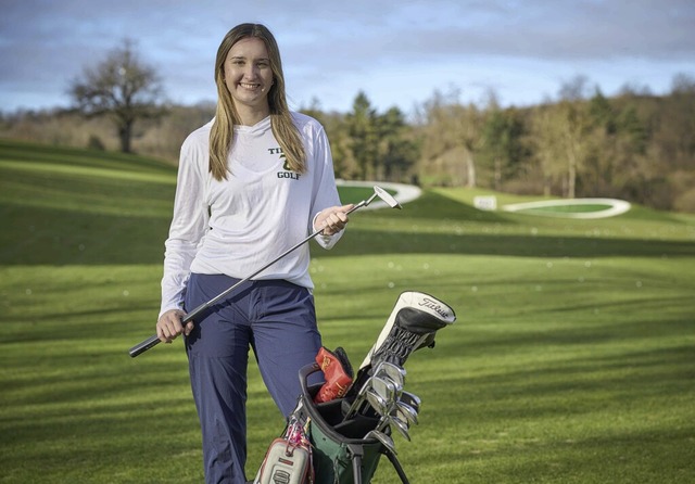 Auch in den Weihnachtsferien immer auf dem Golfplatz zu finden: Laura Gtz   | Foto: Michael Bode