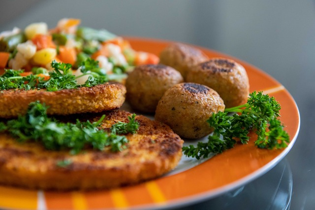 Vegetarisches Essen ist nach wie vor g...Gastronomen st&ouml;hnen. (Symbolbild)  | Foto: Silas Stein/dpa