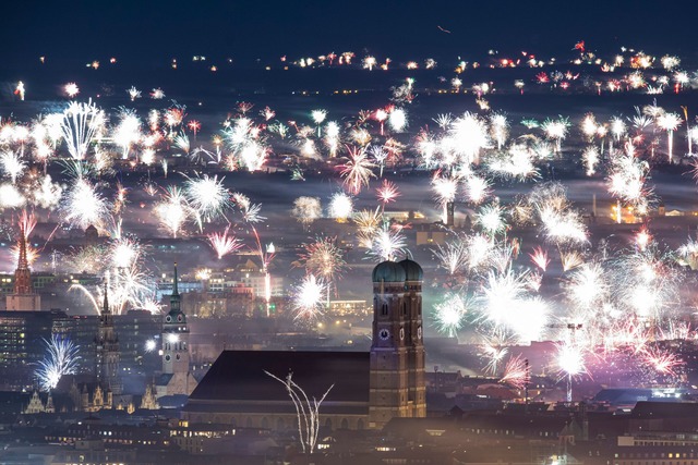 Zahlreiche Wildtiere werden aufgeschre...nn das Feuerwerk startet. (Archivbild)  | Foto: Lennart Preiss/dpa