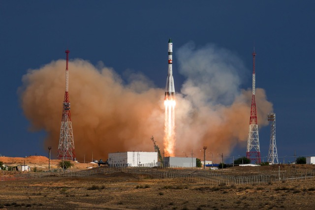 Vom russischen Weltraumbahnhof in Baik...nauten gemeinsam zur ISS. (Archivbild)  | Foto: Ivan Timoshenko/Roscosmos space corporation/AP