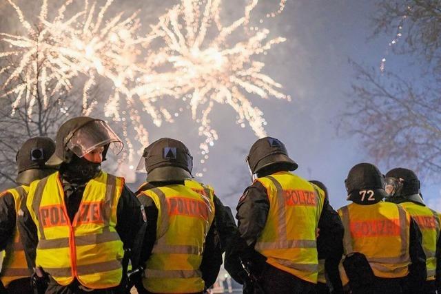 Gewalt gegen Einsatzkrfte an Silvester: Polizeigewerkschaft fordert Schnellverfahren