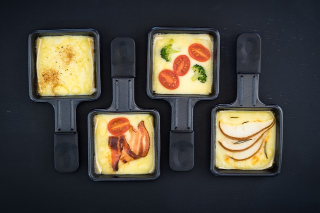 Beliebt an Weihnachten und an Silvester: Raclette.  | Foto: inats (stock.adobe.com)