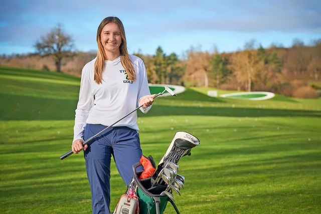 Auch in den Weihnachtsferien immer auf dem Golfplatz zu finden: Laura Gtz  | Foto: Michael Bode