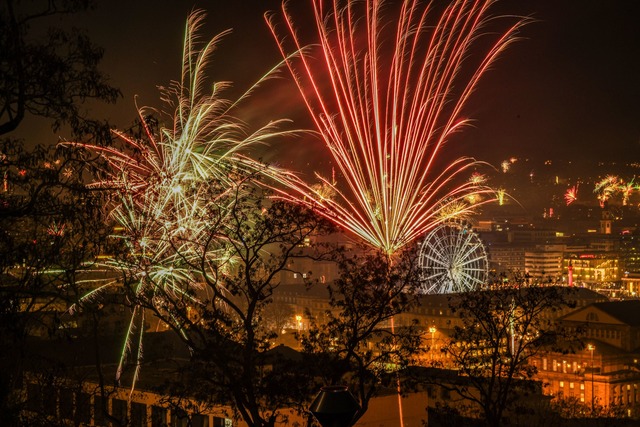 F&uuml;r Silvester in Stuttgart und im...rtet der DWD klare Sicht. (Archivfoto)  | Foto: Jason Tschepljakow/dpa