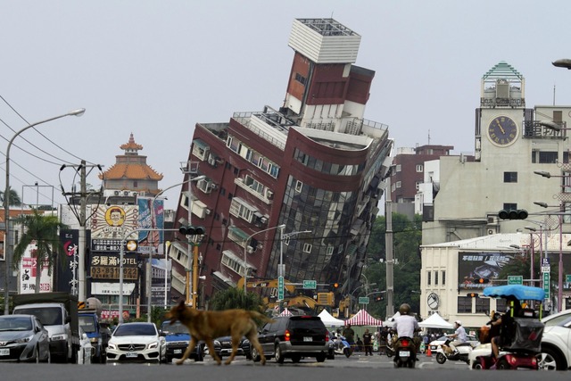 Bei Einhaltung strenger Bauvorschrifte...ren Erdbeben standhalten (Archivbild).  | Foto: Uncredited/kyodo/dpa