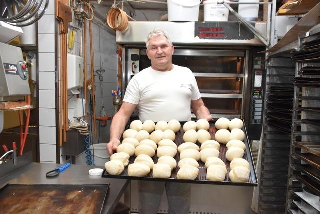 Bei Norbert Meier in Niederrimsingen sind die Neujahrsbrezeln noch echtes Handwerk