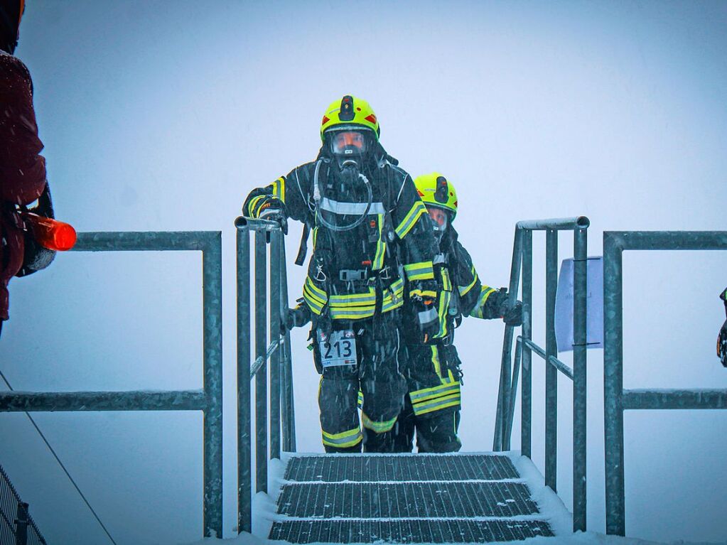 Dezember: Kameraden der Mahlberger Feuerwehr nehmen am Schanzenlauf in Oberhof in Thringen teil.