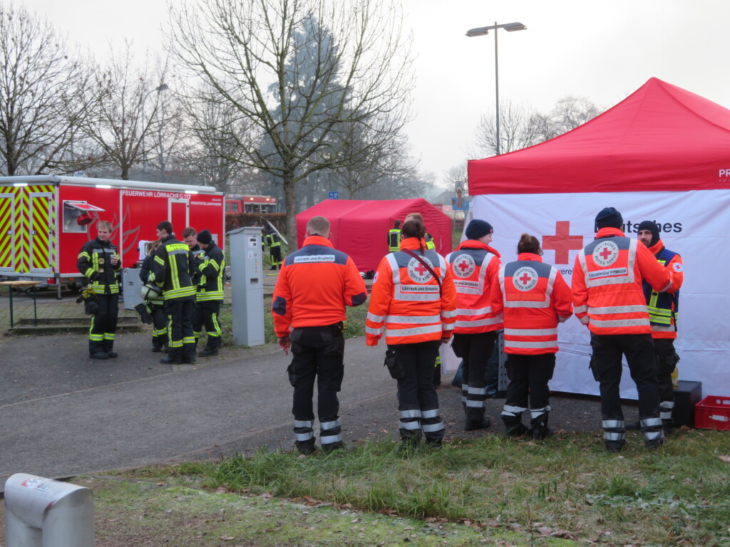 Bei dem Groeinsatz waren Feuerwehr, Deutsches Rotes Kreuz und das Technische Hilfswerk beteiligt.