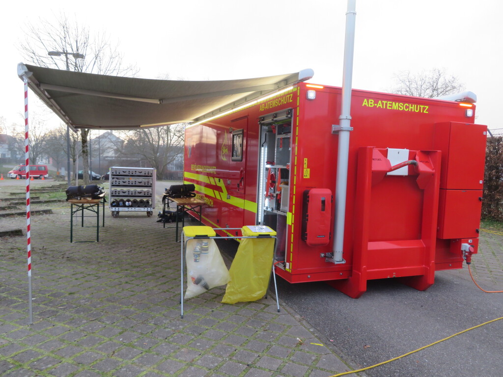 Bei dem Groeinsatz waren Feuerwehr, Deutsches Rotes Kreuz und das Technische Hilfswerk beteiligt.