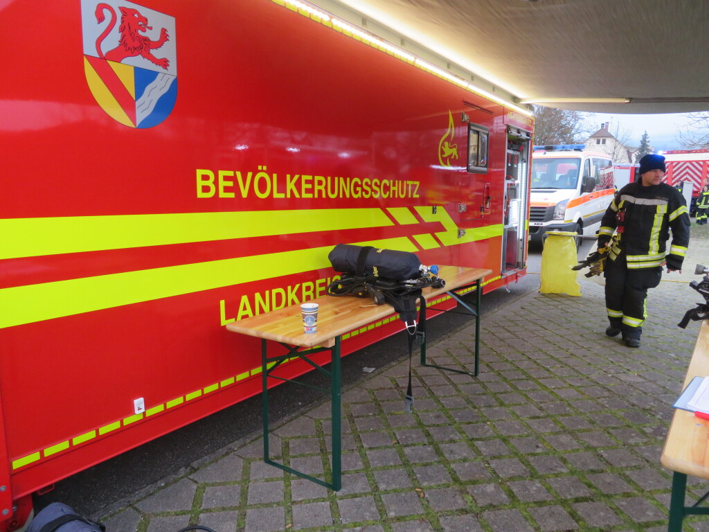 Bei dem Groeinsatz waren Feuerwehr, Deutsches Rotes Kreuz und das Technische Hilfswerk beteiligt.