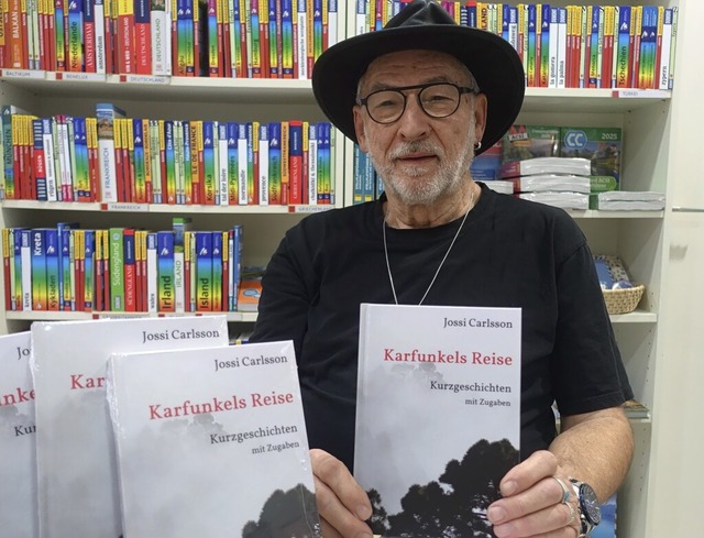 Sein erstes Buch mit Kurzgeschichten u...n &#8211;  ein Pseudonym &#8211;  vor.  | Foto: Roswitha Frey