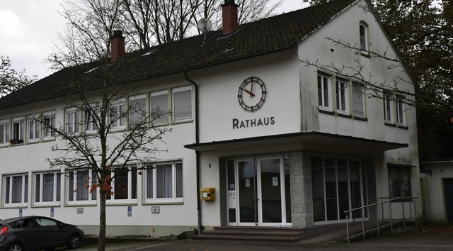 Das Rathaus der bis 1975 selbststndig...rage, ob die Ortsverwaltungen bleiben.  | Foto: Heinz und Monika Vollmar