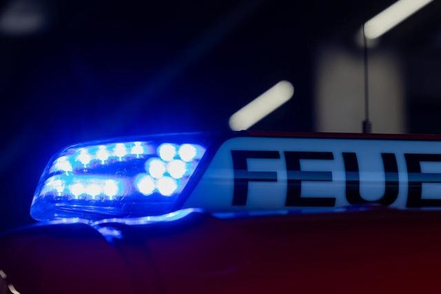 Baumaterial in einem Rohbau in Schmieheim gert in Brand