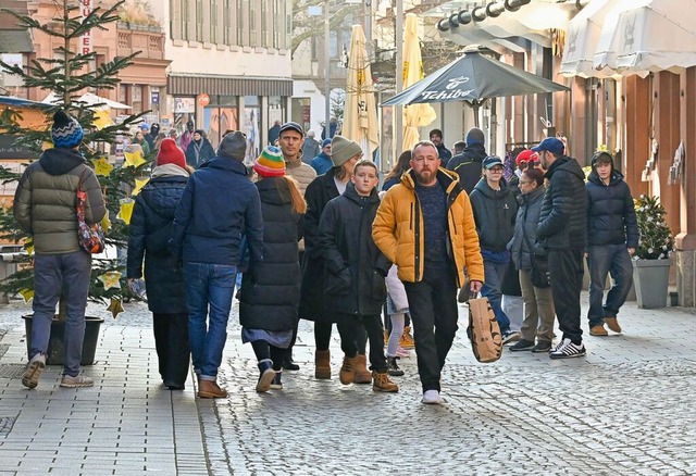 Am Freitag nach den Weihnachtsfeiertag... in der Lahrer Innenstadt einiges los.  | Foto: Endrik Baublies